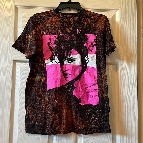 Demi Lovato - Leon Lights Tour 2014 - Picture 1 of 3